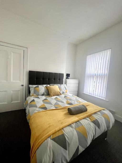 Large 3 Bed - 10 Mins To Centre Βίλα Λίβερπουλ Εξωτερικό φωτογραφία