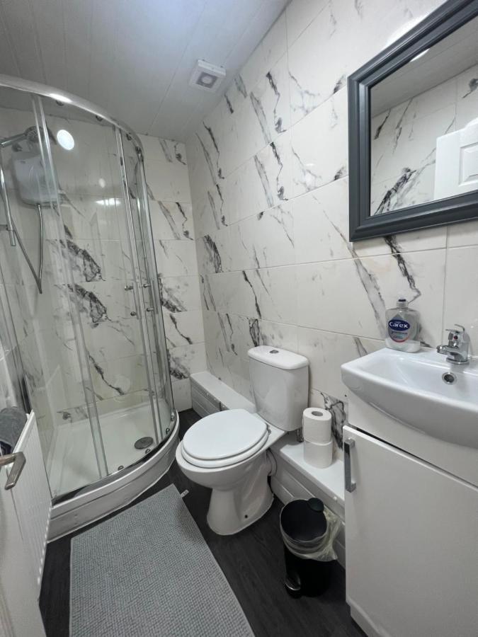 Large 3 Bed - 10 Mins To Centre Βίλα Λίβερπουλ Εξωτερικό φωτογραφία